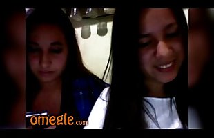 Amigas en Omegle - Video Completo http://adf.ly/1SFQpG