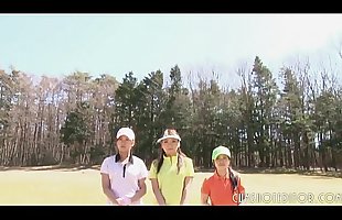 Japonais Adolescent Golf putes obtenez de l' taquiné et la crème par Deux les gars