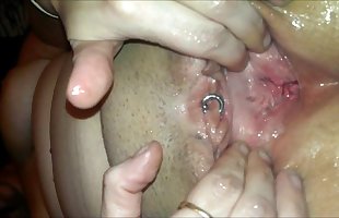 cornea pulcino giocare con Il suo bagnato vagina
