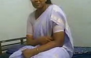 индийский сексуальный Мамочка дает Приятно руководитель